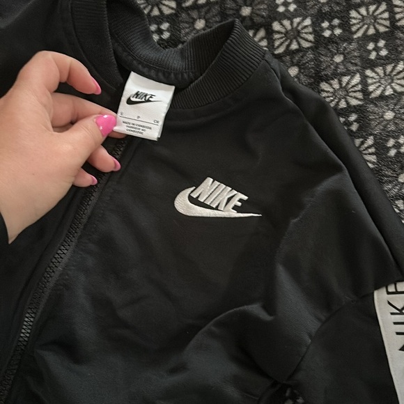 Nike Jacket - Picture 2 of 3